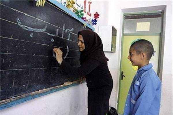 روند غربالگری معلمان زن در استان ها پیگیری می شود/ برخورد اخیر با تجمع معلمان مورد قبول آموزش و پرورش نیست
