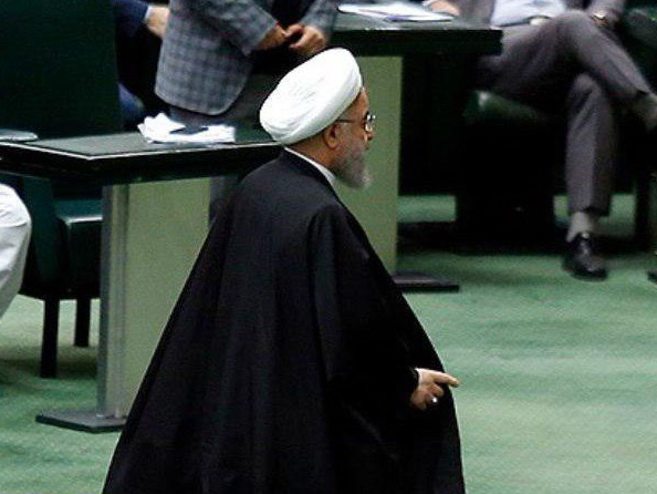 مجلس از پاسخ‌های روحانی درباره “بیکاری”، “ارز”، “رکود” و “قاچاق” قانع نشد/ ارسال سوالات به قوه قضاییه