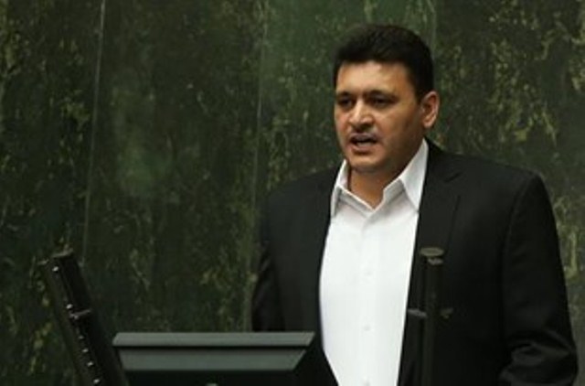 مجلس موافق استیضاح ظریف نیست/اکثریت نمایندگان حامی و پشتیبان وزیر امور خارجه هستند/پول های کثیف(پولشویی)از طریق نظام بانکی جابجا می شوند نه چمدانی
