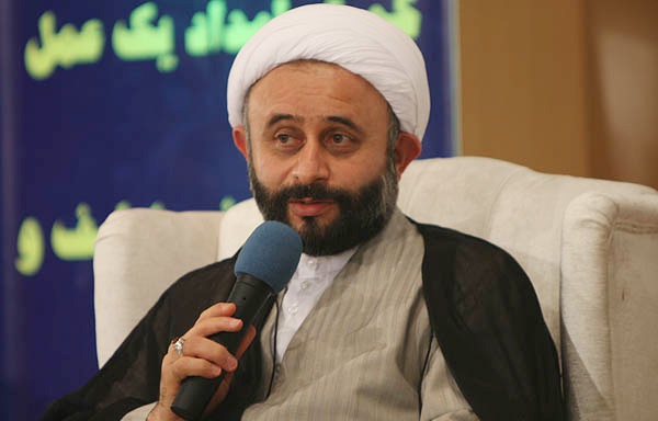 مسئولان ارشد ما با مردم همدرد نیستند/ با توسعه گزینش مخالفم