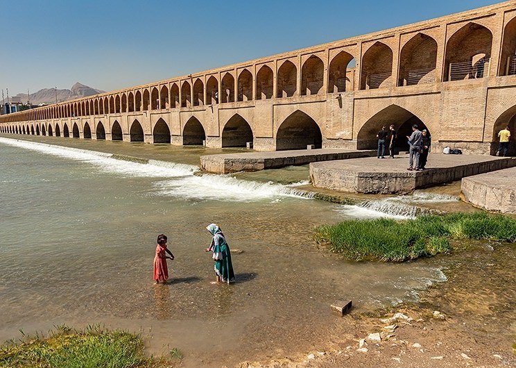 جاذبه های سی و سه پل اصفهان