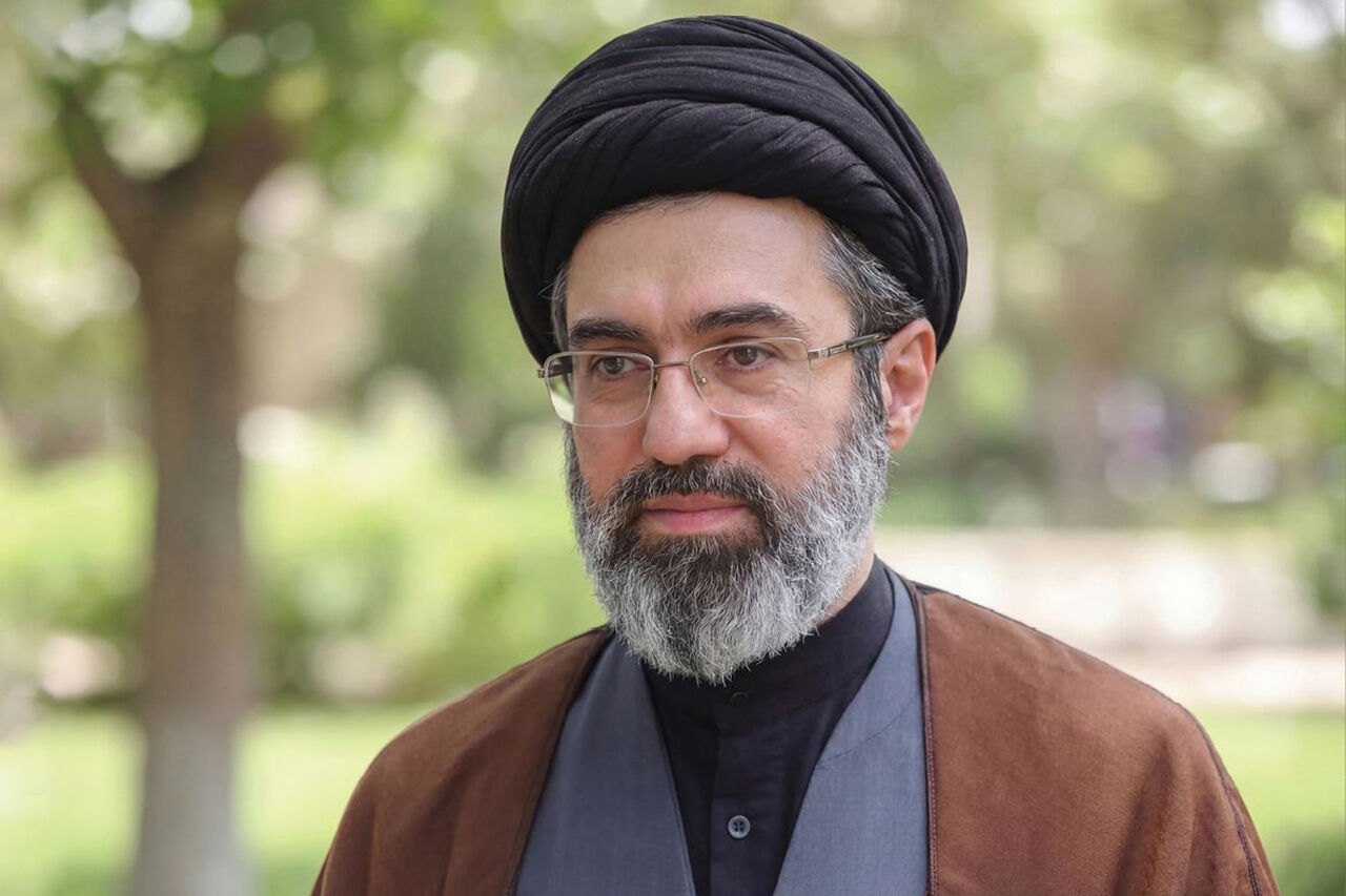 انتخاب “آیت الله سید مجتبی خامنه ای” به عنوان سومین رهبر انقلاب اسلامی ایران