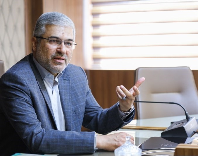 میتوان ظرف یک روز ناوهای آمریکا را به قعر دریا فرستاد تا بقیه هم دمشان را روی کولشان بگذارند/ رها کردن بازار با گرانی و تورم مشکوک است